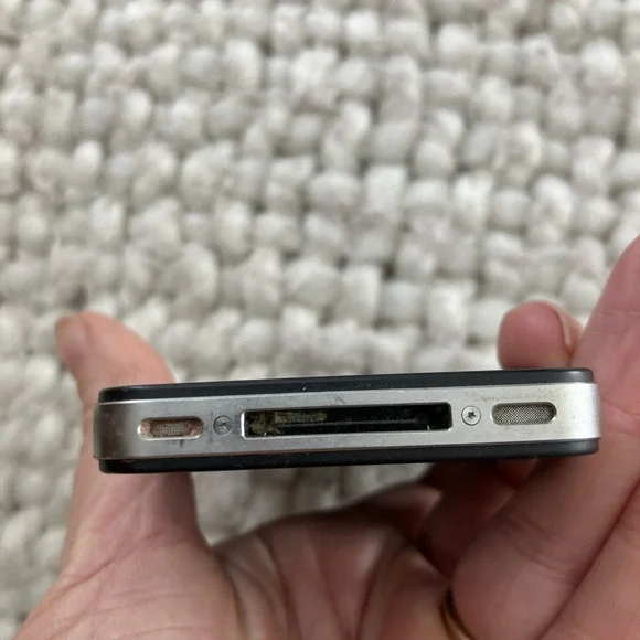 Apple iPhone 4 A1332 Black Untested For Parts - Picture 5 of 6